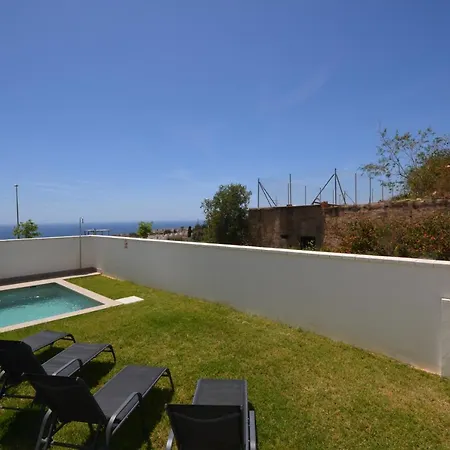 Villa Capistrano Blue 3 *
